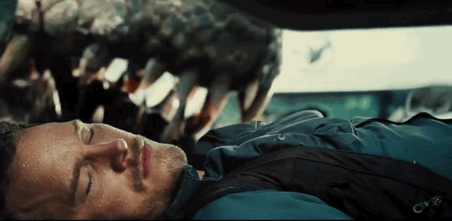 Chris Pratt em cena de Jurassic World (Foto: reprodução)
