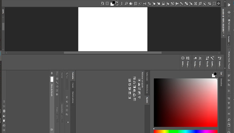Tela "virada" no computador do programa Photoshop — Foto: Reprodução/Giulia Araújo