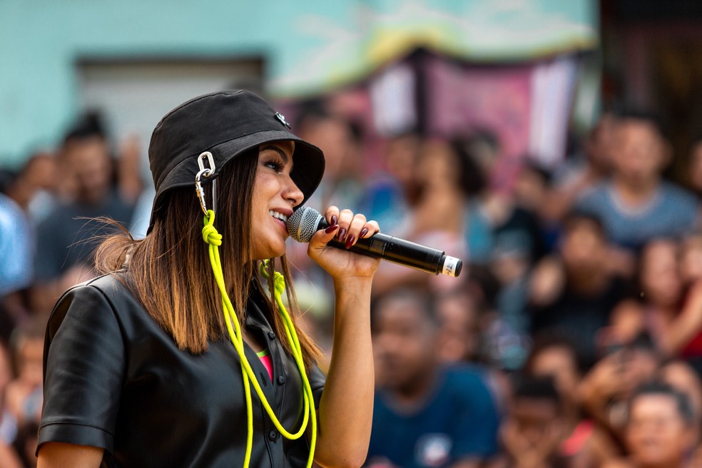 Anitta cantou no "Morro da Providência" — Foto: Fabiano Battaglin/Gshow