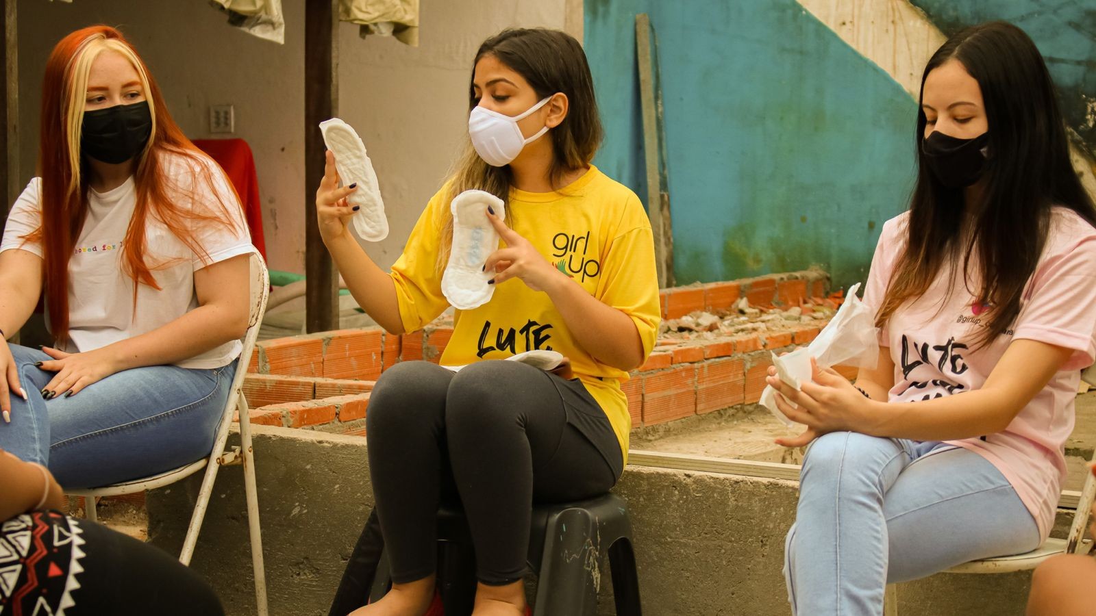 Jovens de SP são chamados para congresso em Portugal após projeto sobre combate à pobreza menstrual