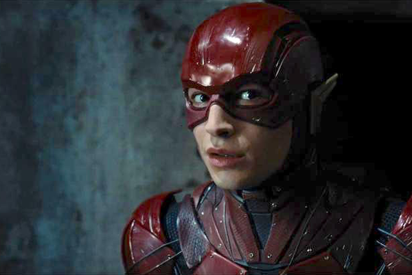 O ator Ezra Miller no papel do herói Flash em Liga da Justiça (Foto: Reprodução)