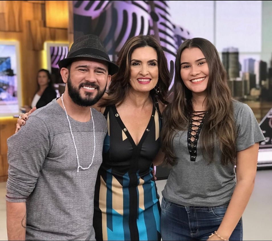 Bráulio Bessa com a mulher, Camila Mendes, e Fátima Bernardes (Foto: Reprodução Instagram)
