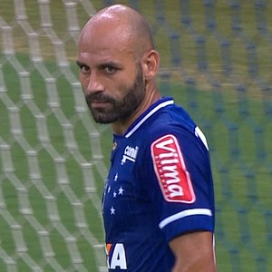 Bruno Rodrigo culpa erros no 1º jogo como decisivos para a eliminação