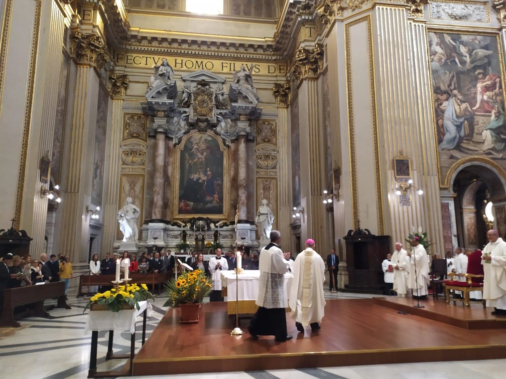 Primeira missa em homenagem a Santa Dulce dos Pobres é realizada em Roma — Foto: Maiana Belo/G1 Bahia