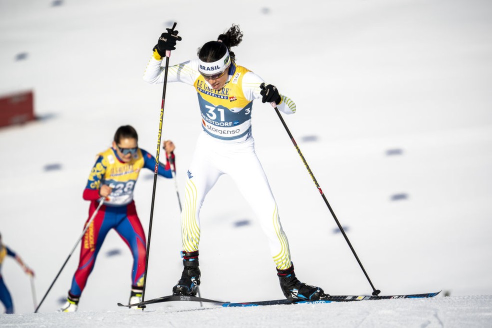 Mineira de 46 compete no esqui cross-country — Foto: Millo Moravski/Agence Zoom