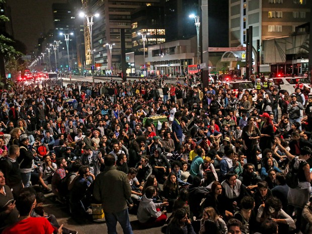Manifestantes protestam contra o presidente Michel Temer na Avenida Paulista, em São Paulo (Foto: Alex de Jesus/Estadão Conteúdo)