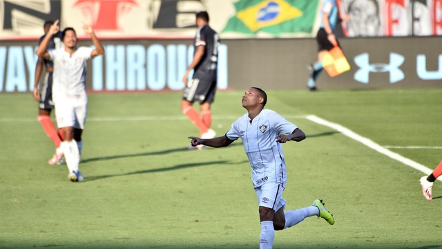 Wellington Silva comemora gol contra o S&atilde;o Paulo