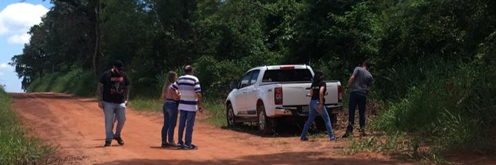 Caminhonete do advogado foi encontrada em estrada de terra em Araçatuba  — Foto: Arquivo Pessoal 