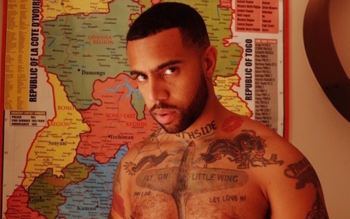 Rapper surpreende clientes de posto com gasolina e maconha grátis nos ...