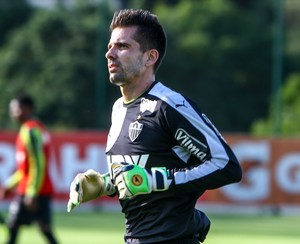 Grêmio entra na Justiça e cobra Galo por dívida em compra do goleiro Victor