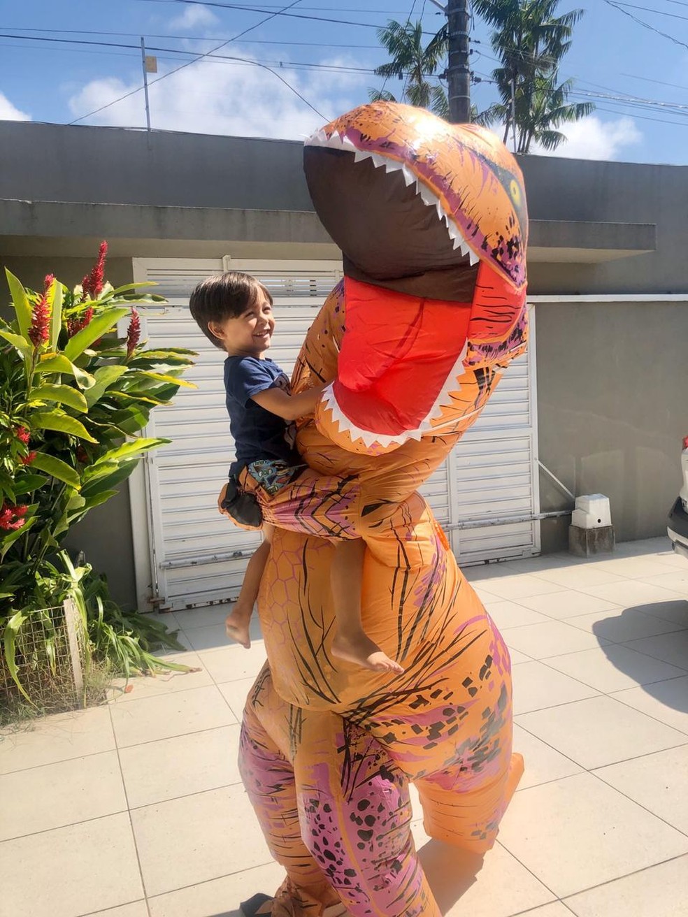 Juan Lambert médico dinossauro São Sebastião Caraguatatuba filho Lucca — Foto: Arquivo Pessoal