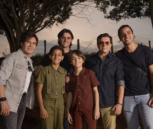 Chitãozinho e Xororó com Pedro Lucas, Pedro Tirolli, Felipe e Rodrigo Simas | Aline Arruda