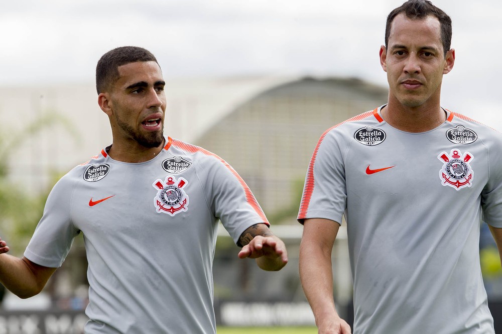 Júnior Dutra é mantido, e Carille arma o Corinthians que pega o Santo André