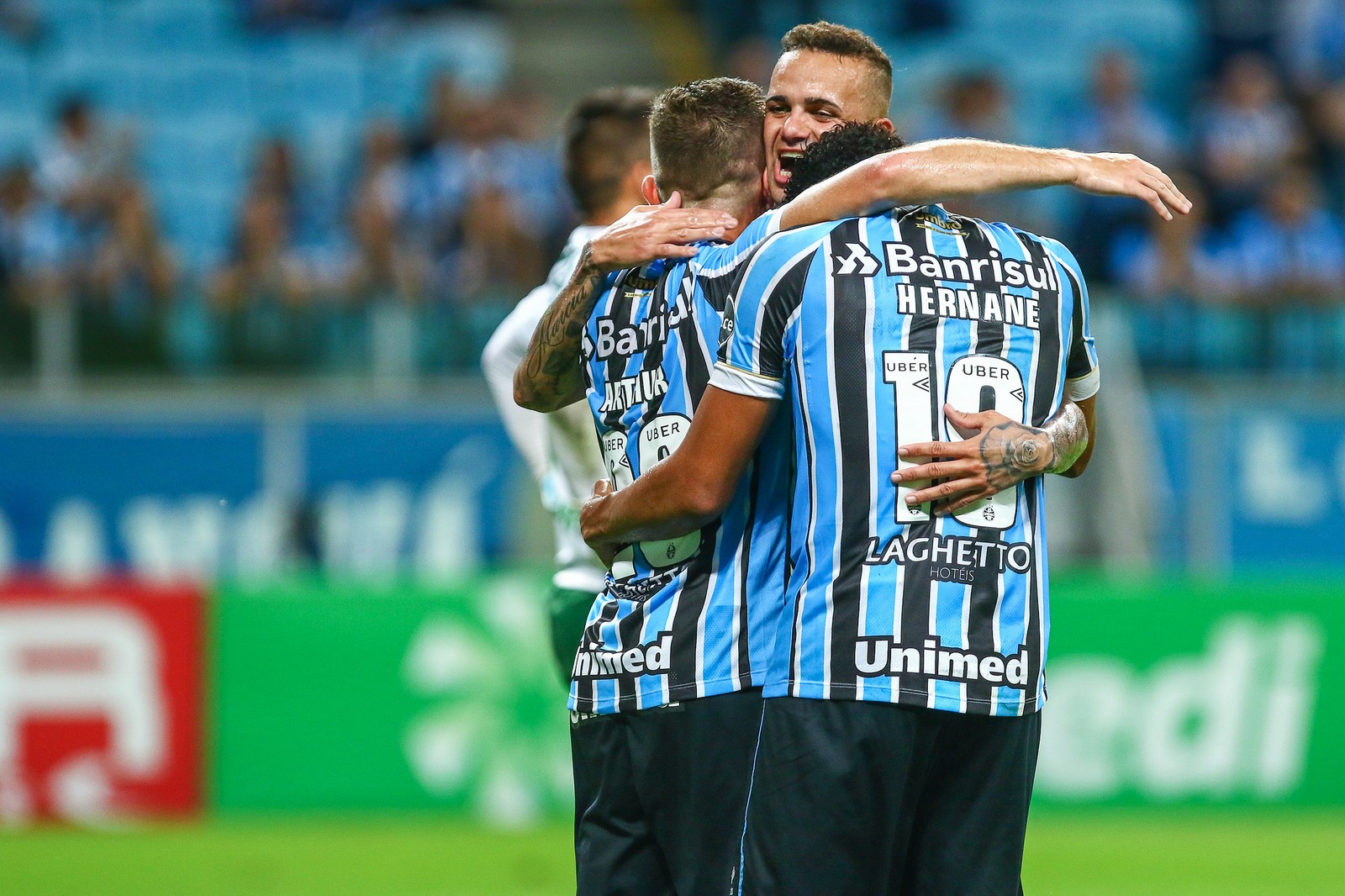 Grêmio vai do Z-2 à decisão do Gauchão e terá quinta final em 18 meses
