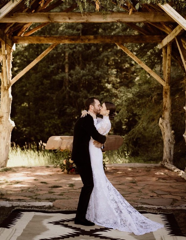 Lily Collins e Charlie McDowell: Casamento aconteceu em 4 de setembro de 2021 (Foto: Reprodução/Instagram)