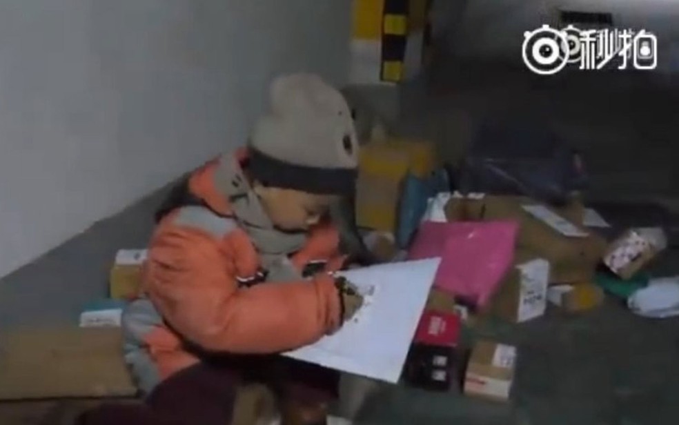 Vídeo gerou debate sobre crianças pobres e problemas na educação da China (Foto: Reprodução/Pear Video)