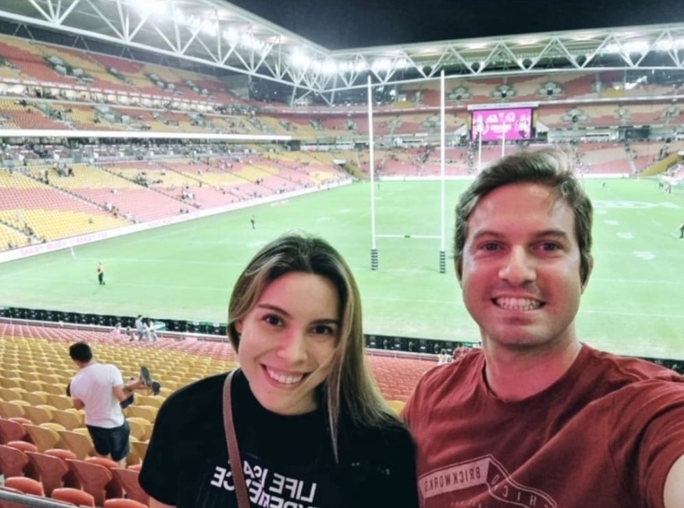 Rafael e a esposa assistiram a um jogo de rúgbi há alguns dias — Foto: Rafael de Oliveira Soares Lopes/Arquivo pessoal