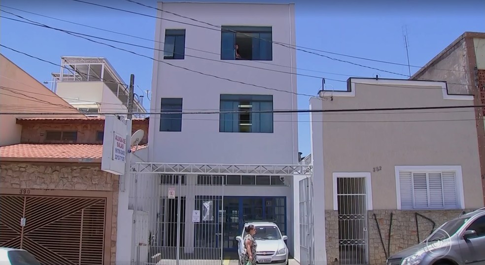 AgÃªncia de emprego funciona hÃ¡ um mÃªs em Sorocaba e nÃ£o tem alvarÃ¡ da prefeitura (Foto: ReproduÃ§Ã£o/TV TEM)