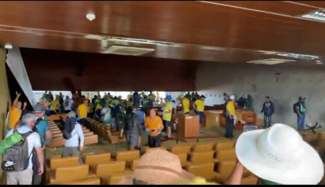 Ato de vandalismo no plen�rio do Supremo