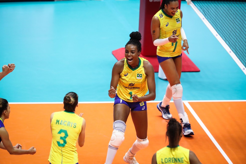 Fabiana foi um dos destaques do Brasil na vitória — Foto: Divulgação/FIVB