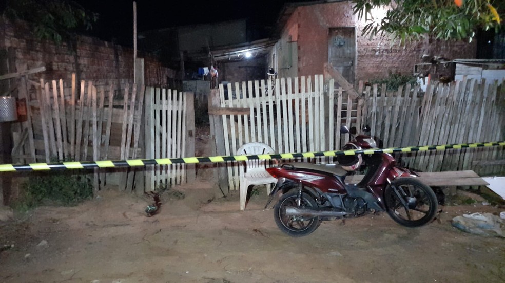 Ex-presidiário é morto com vários tiros na zona sul de Porto Velho — Foto: Wanderson Caldeira/ pvhnoticias.com.br