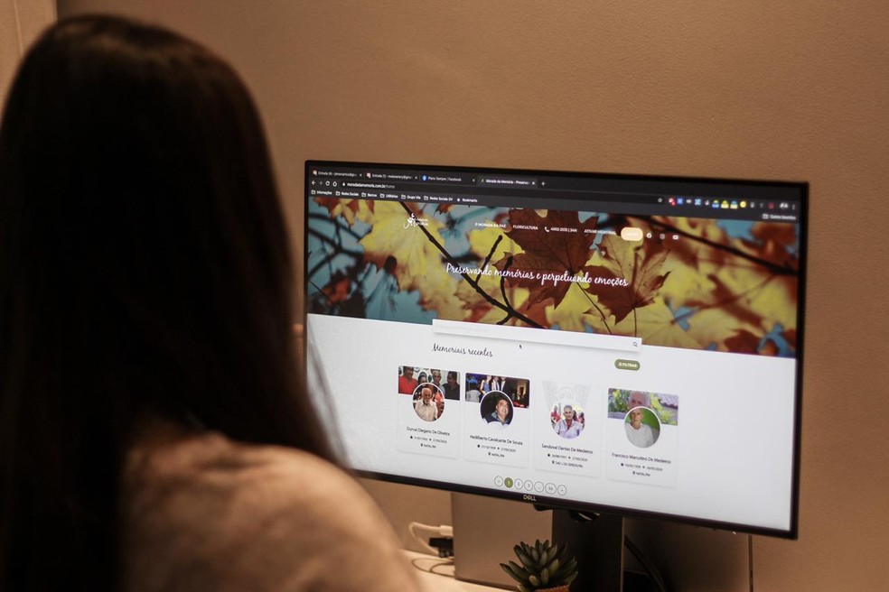 Plataforma tem mural para familiares e amigos publicarem lembranças de pessoas sepultadas ou cremadas no Morada da Paz — Foto: Divulgação