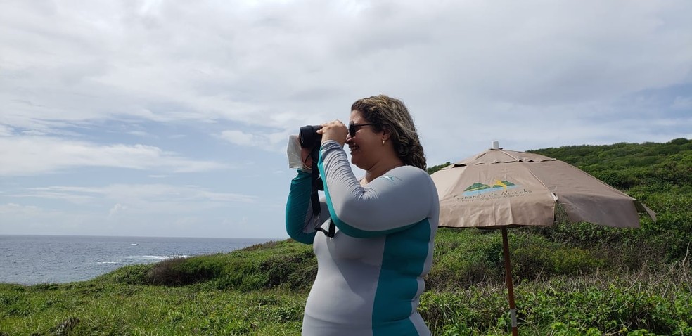 Camila Araújo observou o mergulho no Sueste do alto — Foto: Ana Clara Marinnho/TV Globo