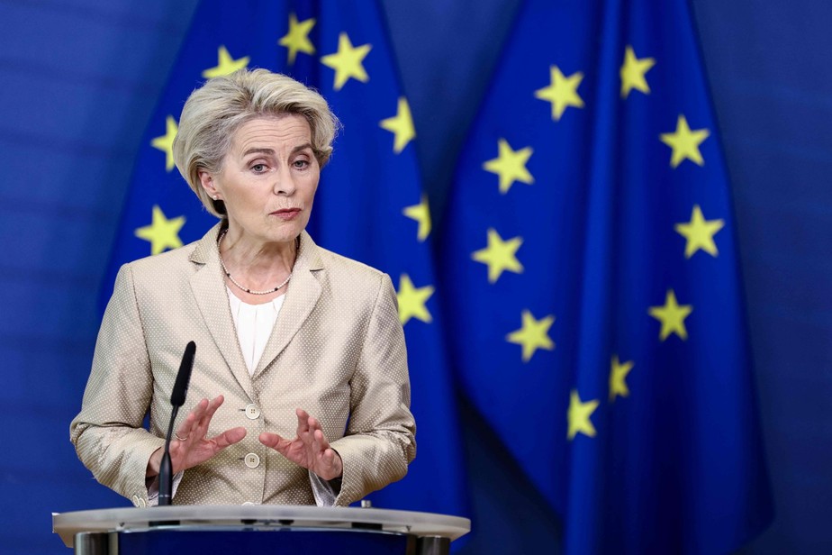 Ursula von der Leyen, presidente da Comissão Europeia, durante anuncio de novo pacote de sanções contra a Rússia