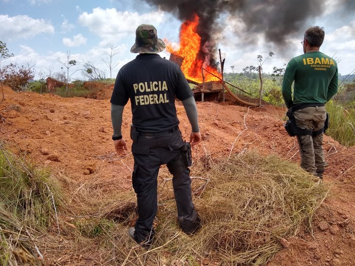 Operação conjunta do Ibama, PF e Força Nacional destruiu garimpo ilegal perto de área indígena em Altamira, sudoeste do Pará. — Foto: Ibama