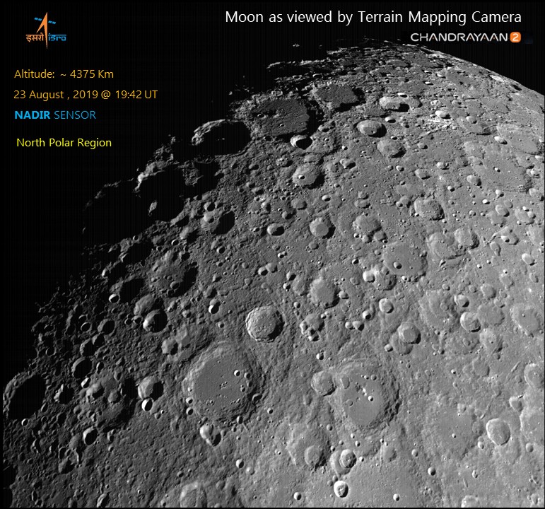 Foto da superfície lunar feita pela missão Chandrayaan-2 (Foto: ISRO)