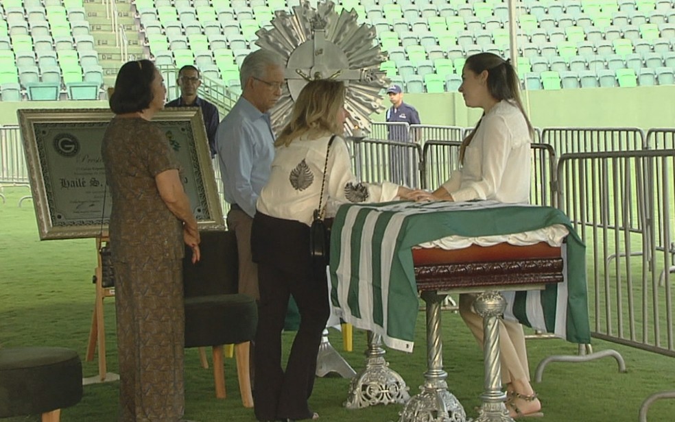 Velório de Hailé Pinheiro, realizado em Goiânia, Goiás — Foto: Reprodução/TV Anhanguera