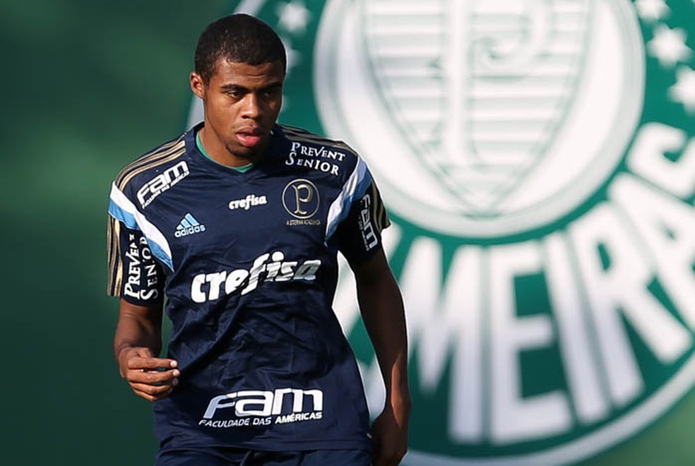 Palmeiras encaminha empréstimo de lateral ao Bragantino