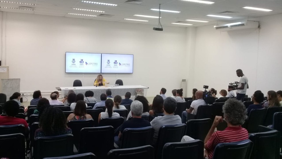 Dados foram divulgados pelo Instituto de Geociências da Universidade Federal da Bahia (UFBA) durante coletiva de imprensa  — Foto: Cid Vaz/TV Bahia 