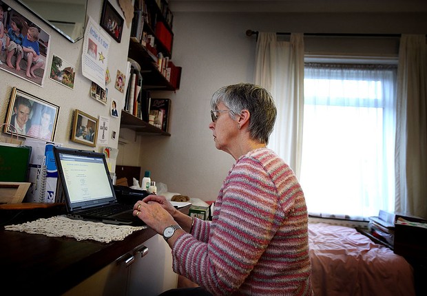 Idosos usam internet para combater a solidão (Foto: Getty Images)