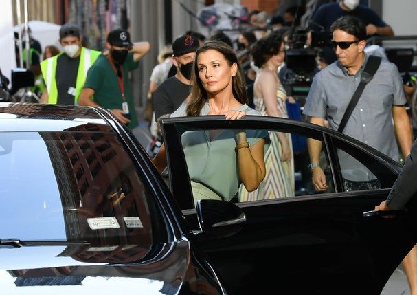 NEW YORK, NY - JULY 19:  Bridget Moynahan is seen on the set of "And Just Like That..." the follow-up series to "Sex and the City" in SoHo on July 19, 2021 in New York City.  (Photo by Raymond Hall/GC Images) (Foto: GC Images)