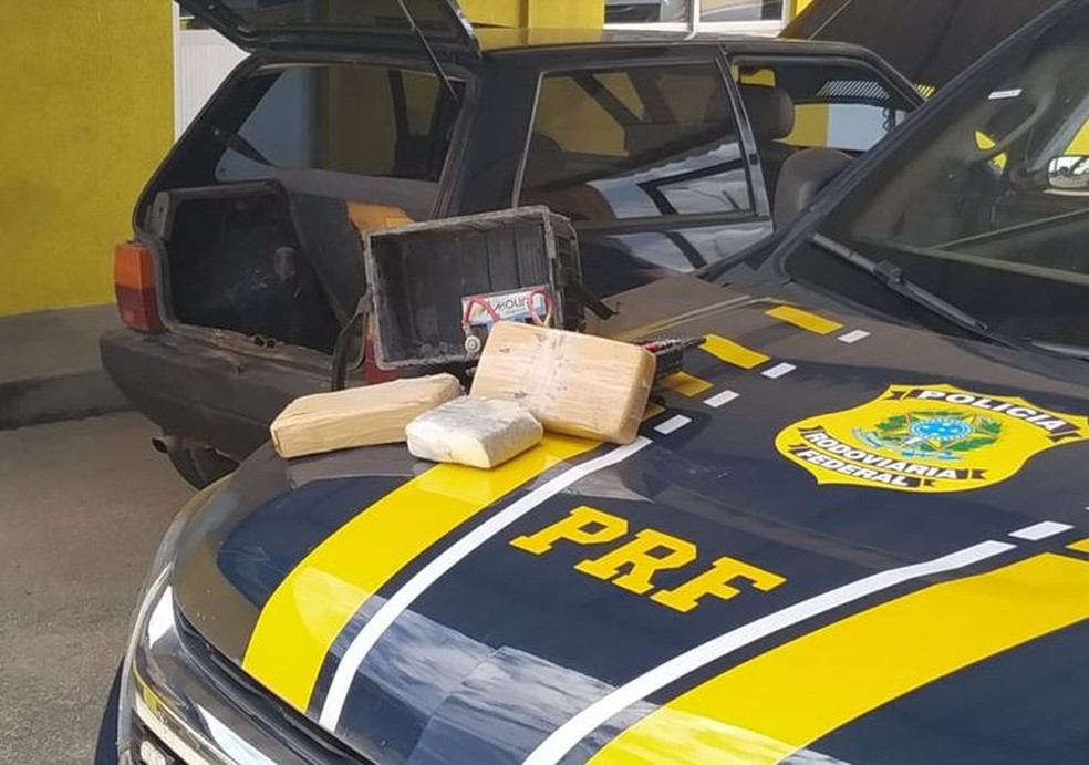 Motorista que transportava a droga já foi preso pela PRF em 2019, quando foi flagrado com 28 quilos de cocaína. — Foto: PRF/ Divulgação