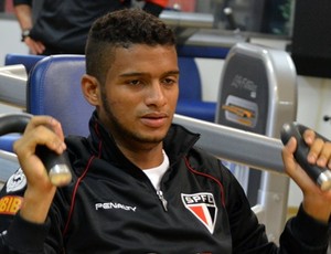 Reinaldo quer aproveitar chance para tentar cavar vaga no time titular