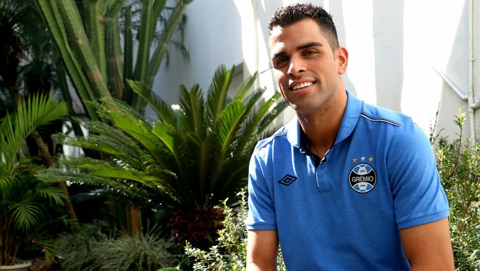 Capitão espera vida longa no Grêmio e elogia Roger: Vai chegar à Seleção