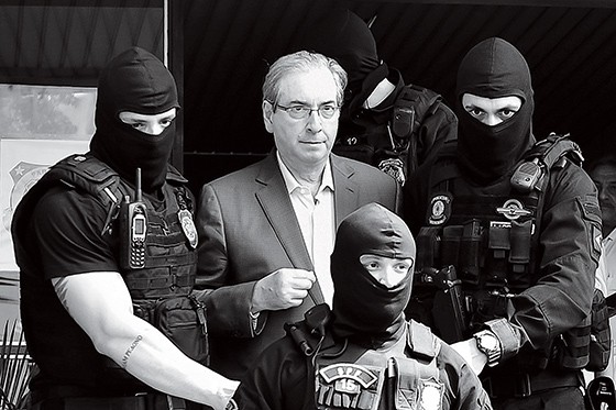 Eduardo Cunha é preso pela Polícia Federal em Brasília (Foto: Jason Silva/AGIF)
