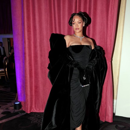 Rihanna no Globo de Ouro 2023 — Foto: Getty Images