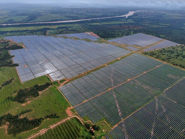 Campo de energia solar da Energia de Todos, empresa do Grupo Cartão de Todos, em Jaíba (MG) (Foto: Divulgação)