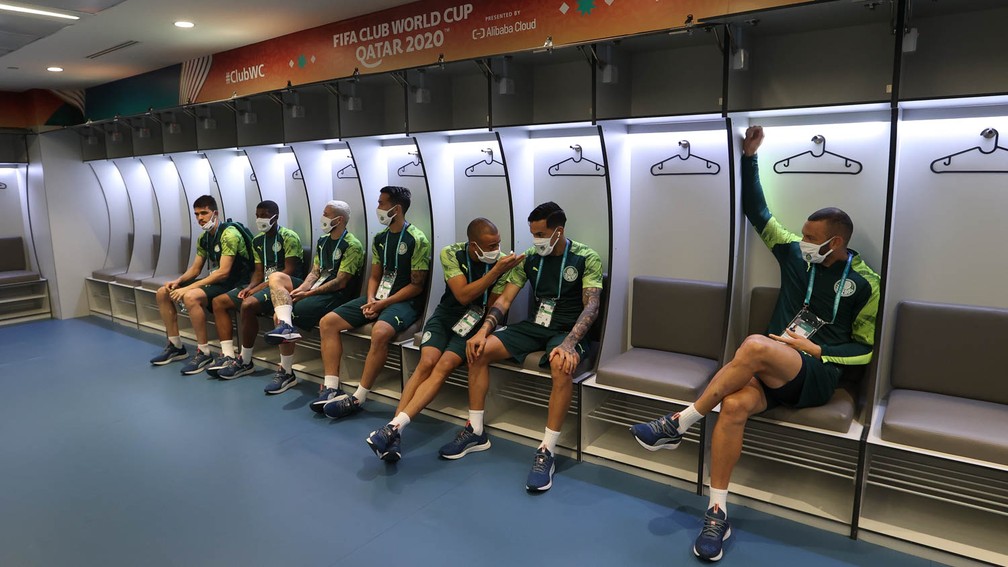 Jogadores do Palmeiras no vestiário do estádio da Cidade da Educação — Foto: Cesar Greco/Ag. Palmeiras