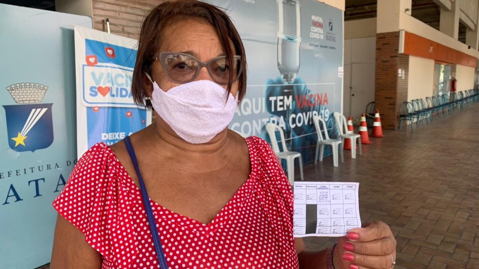 Maria José foi a três pontos de vacinação na capital potiguar e não conseguiu tomar a segunda dose de Coronavac — Foto: Anna Alyne Cunha/Inter TV Cabugi