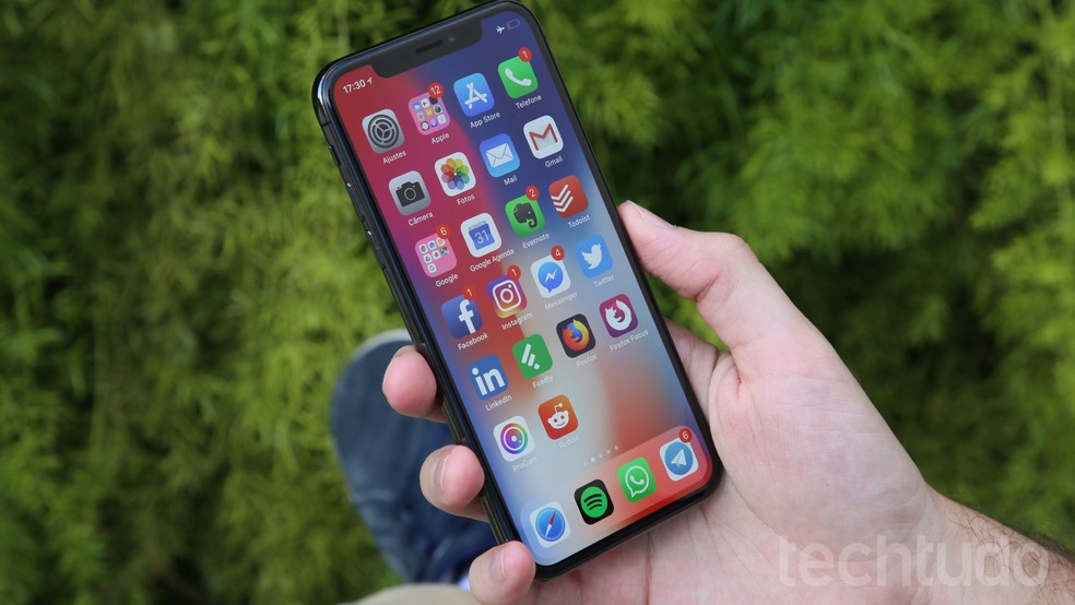 iPhone X trouxe mudanças no design no smartphone da Apple — Foto: Luciana Maline/TechTudo