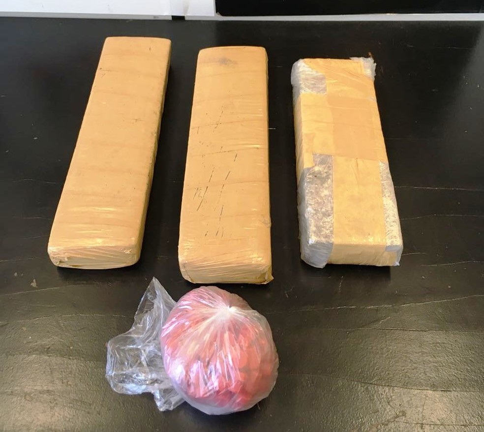 Drogas foram apreendidas com o grupo em Guarujá, SP (Foto: Divulgação/Polícia Civil)