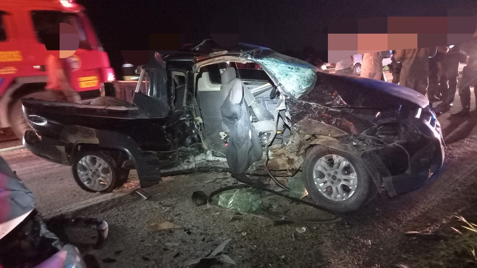 Dois morrem e dois ficam feridos após caminhonete roubada colidir em carro na BR-423, em Garanhuns