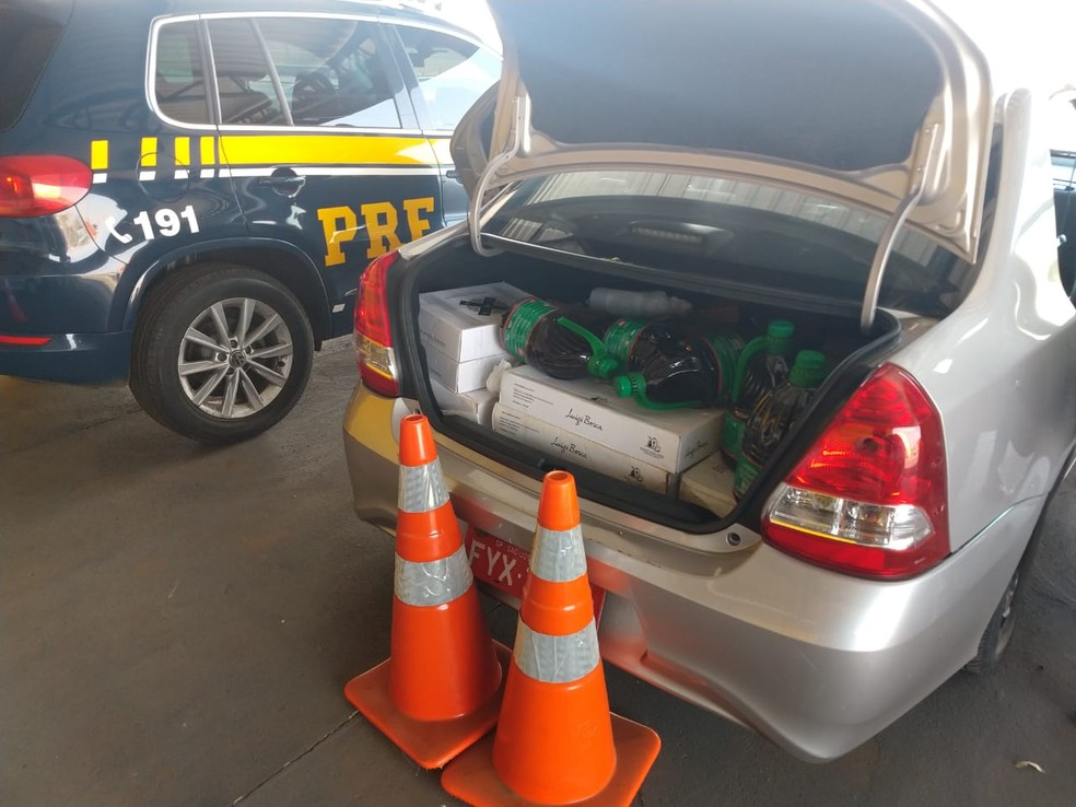 Vinhos e azeites apreendidos pela Polícia Rodoviária Federal em Jaci — Foto: Divulgação/Polícia Rodoviária Federal