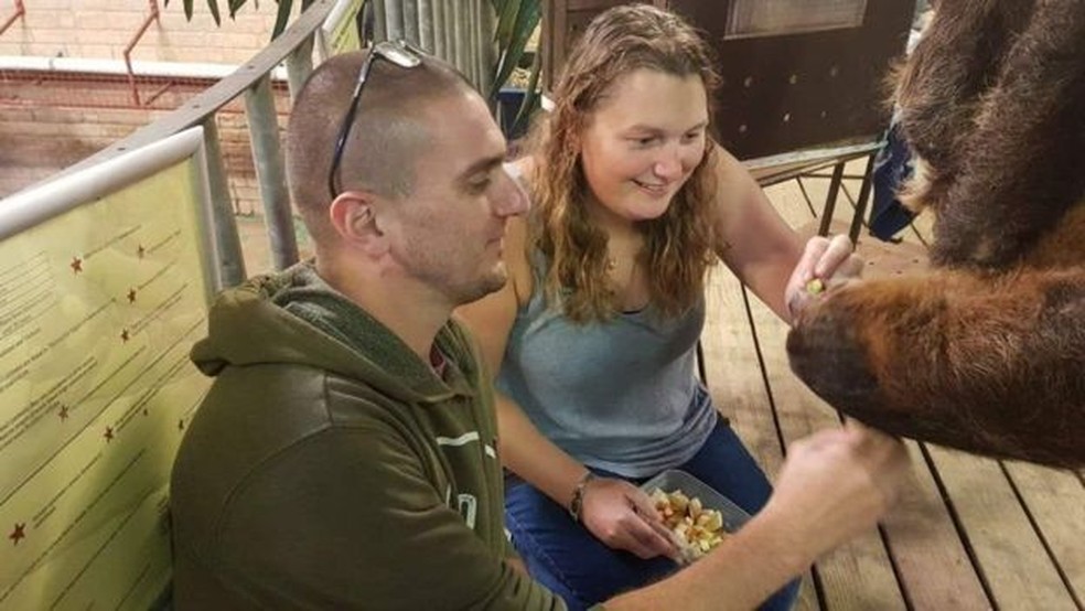 Kat diz que não notou efeitos colaterais decorrentes da vacina (Foto: BRAIN TUMOUR CHARITY)