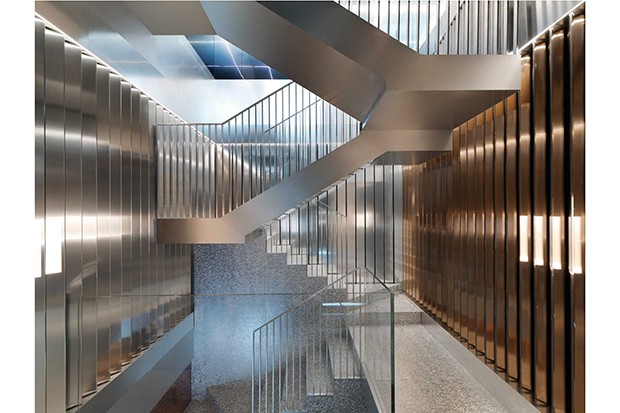 View of the stairwell at the new Rem Koolhaas-designed Repossi boutique in Paris (Foto: Cyrille Weiner)