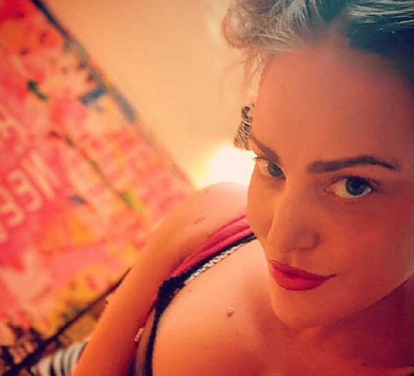 A atriz e comediante Kate Quigley  (Foto: Instagram)